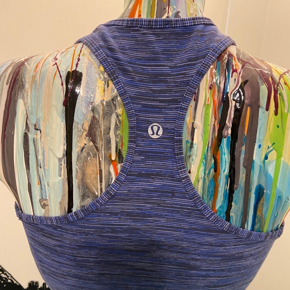 2 LuluLemon Racer Back Tanks Size 8 - Picture 6 of 9